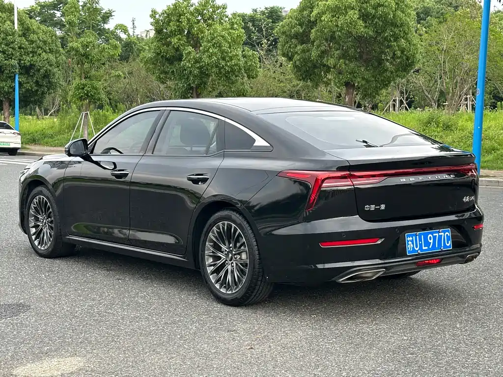 Besturn B70 3 rd Gen 1.5 T Auto Premium
