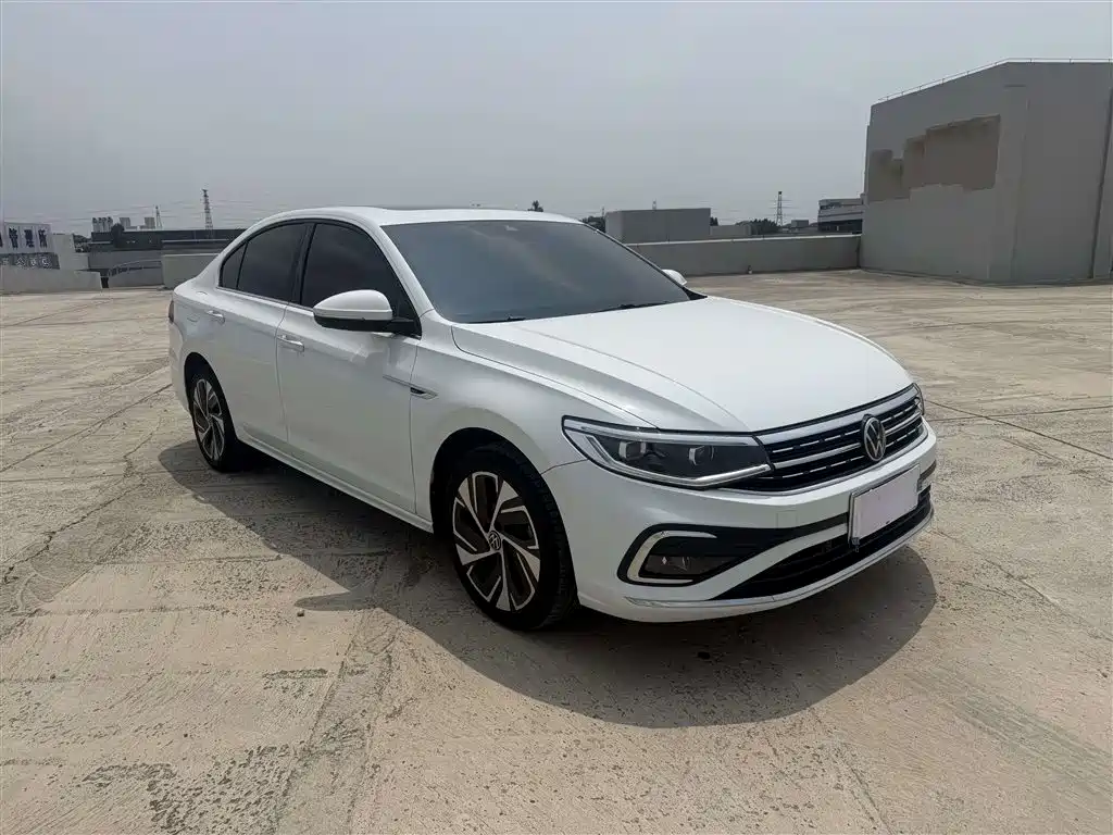 Bora 300 TSI DSG Supreme Travel