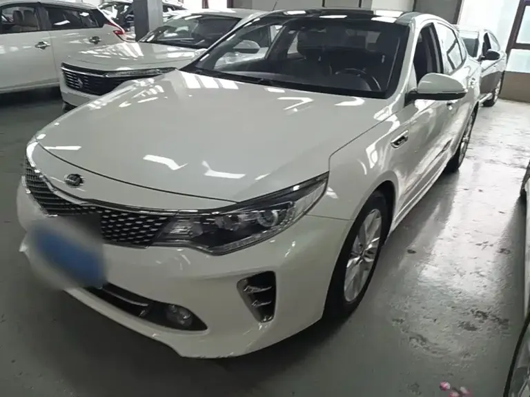 Kia K5 1.6 T Auto LUX