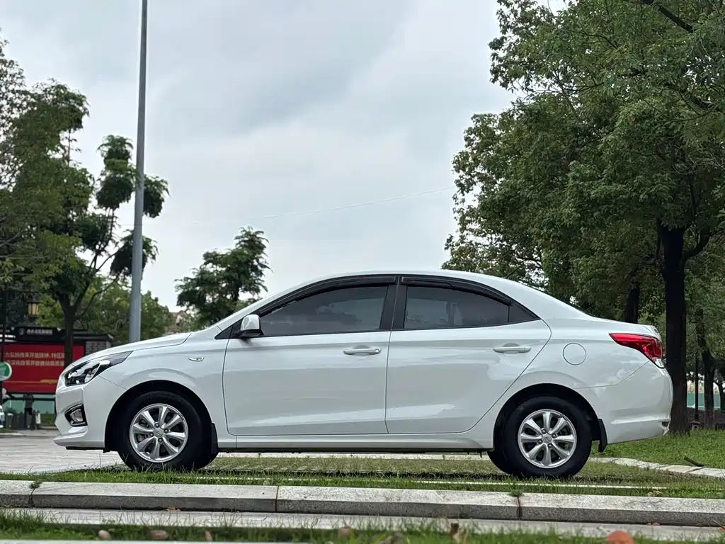 Accent 1.4 L Manual Radiant CN-V