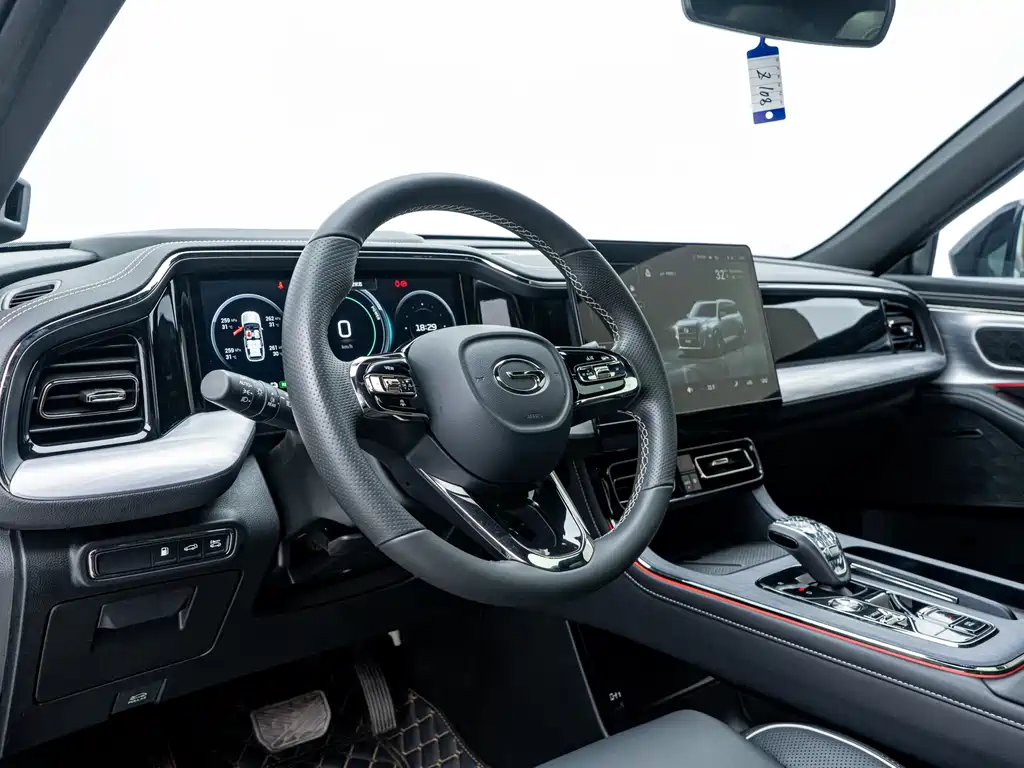 GAC Trumpchi GS8 Dual Engine Series 2.0 TM 2 WD Distinguished (7-seat)