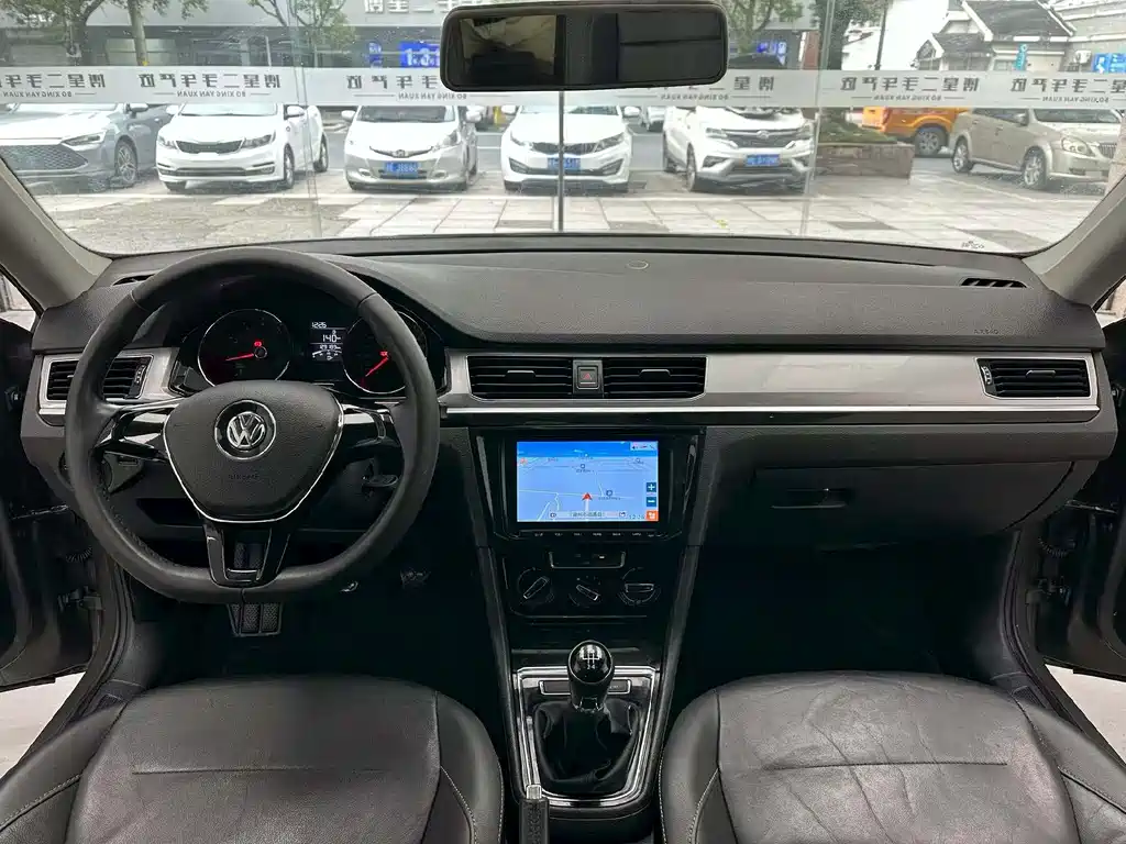 Bora 1.6 L Manual Comfort