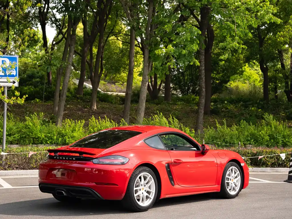 Porsche 718 Cayman 2.0 T