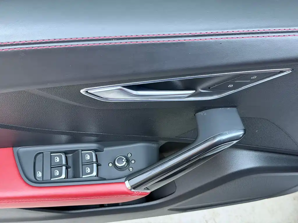 Audi Q2 L 35 TFSI Progressive Dynamic