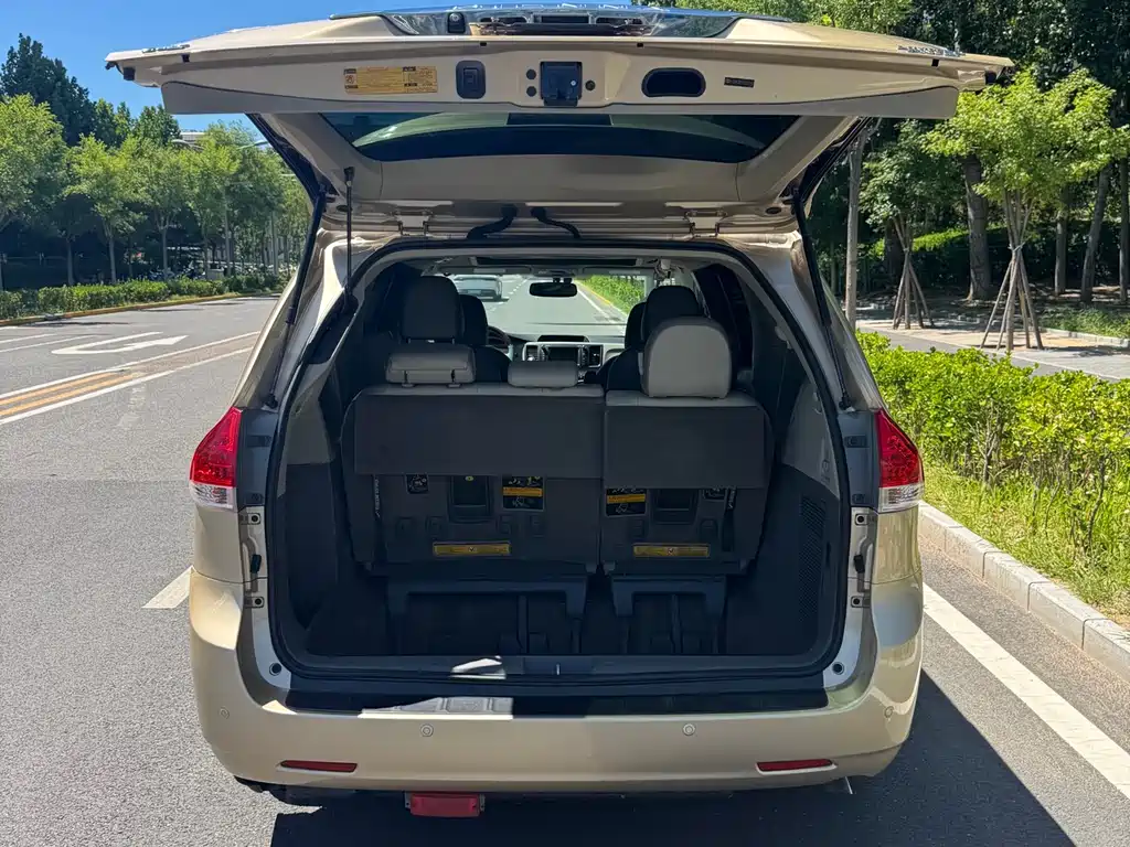 SIENNA 3.5 L 4 WD Auto