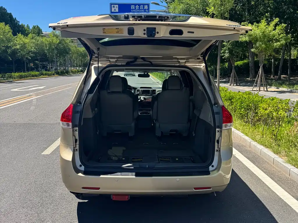 SIENNA 3.5 L 4 WD Auto