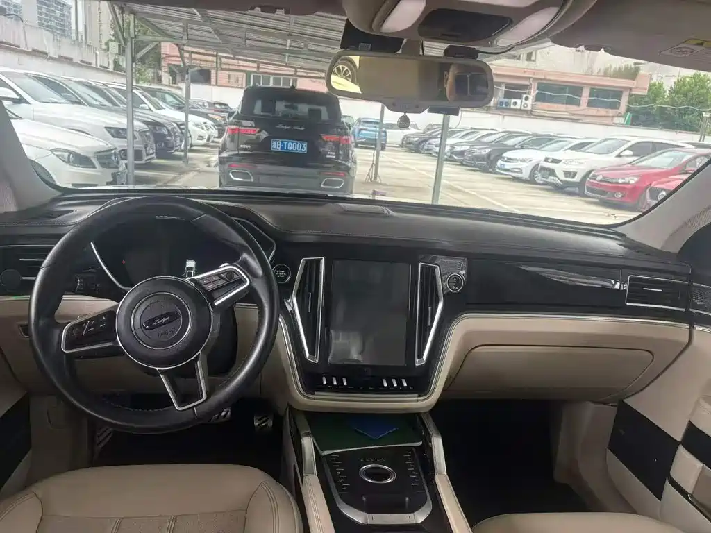 Zotye T700 1.8 T DCT Premium
