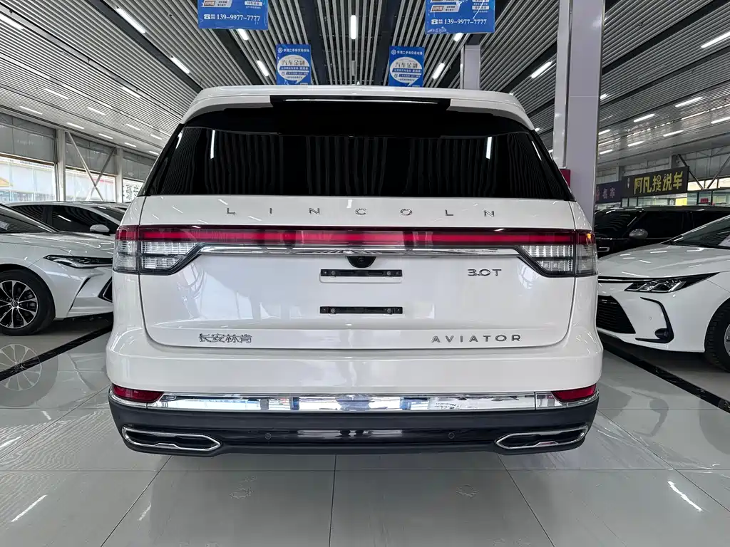 Aviator 3.0 T V6 4 WD Graceful