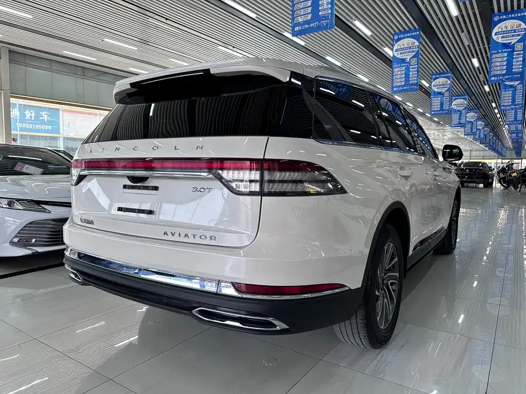 Aviator 3.0 T V6 4 WD Graceful