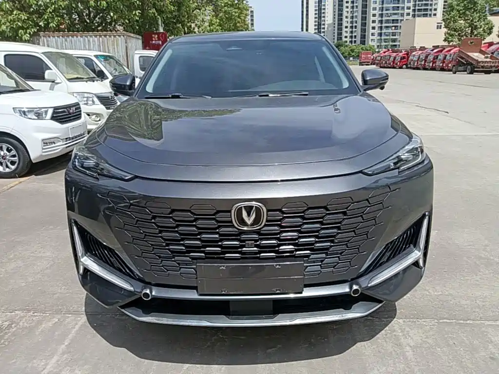 Changan UNI-K iDD Blue Whale iDD 130 km 1.5 T Distinguished