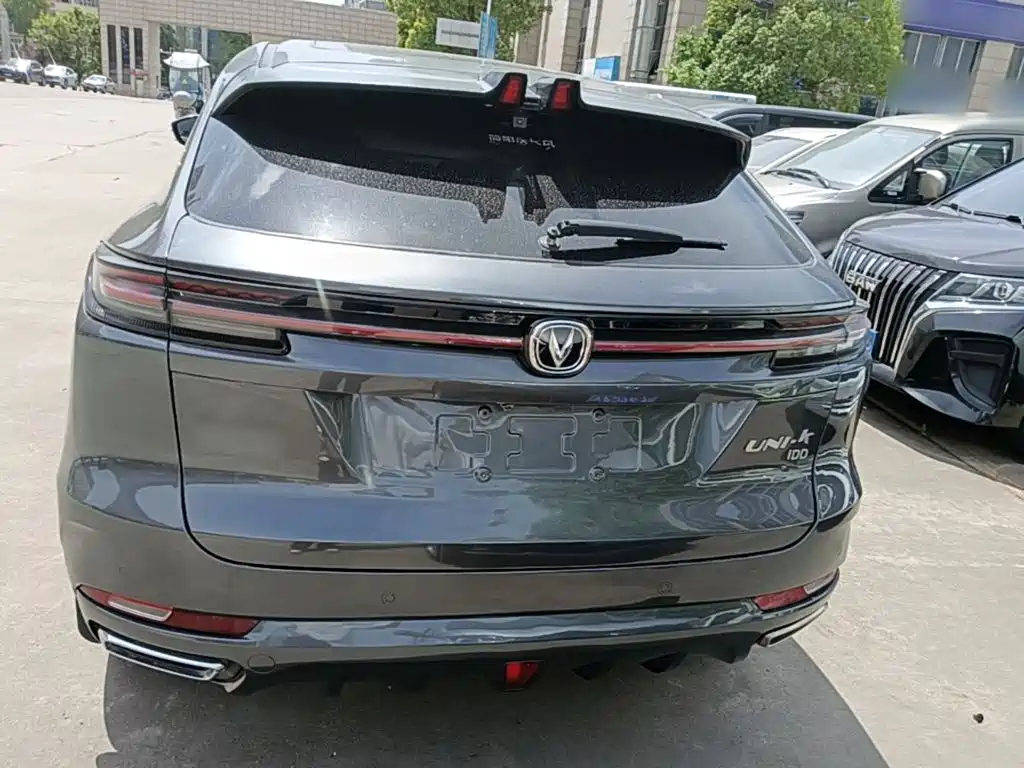 Changan UNI-K iDD Blue Whale iDD 130 km 1.5 T Distinguished