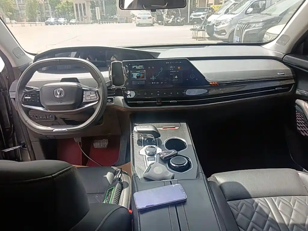 Changan UNI-K iDD Blue Whale iDD 130 km 1.5 T Distinguished