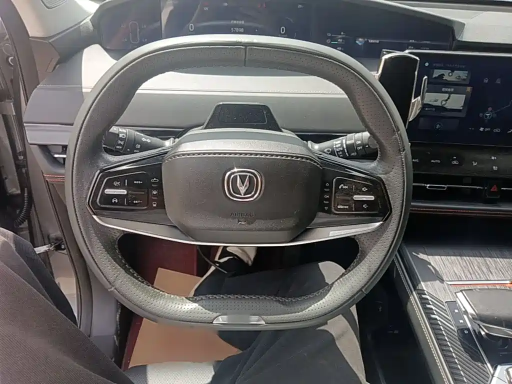 Changan UNI-K iDD Blue Whale iDD 130 km 1.5 T Distinguished