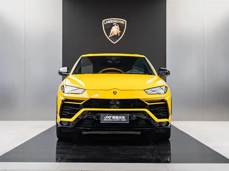 Lamborghini Urus 4.0 T V8
