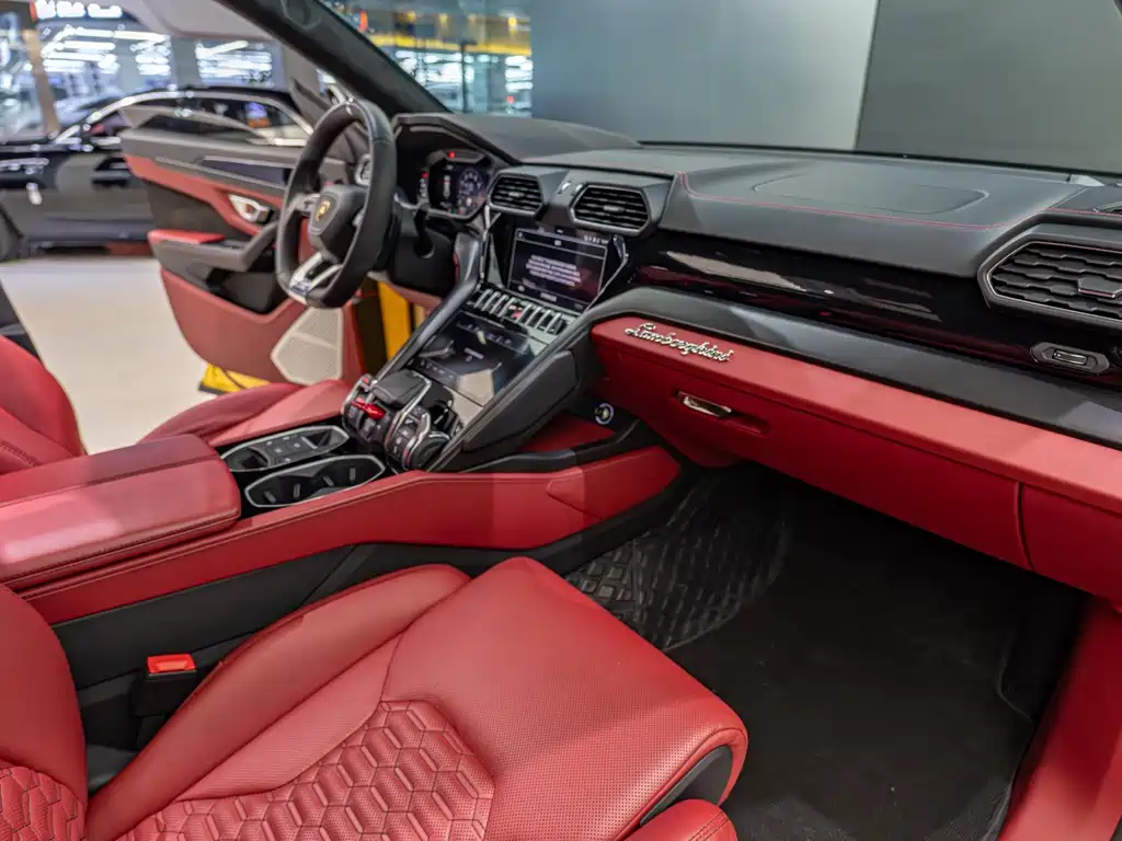 Urus 4.0 T V8