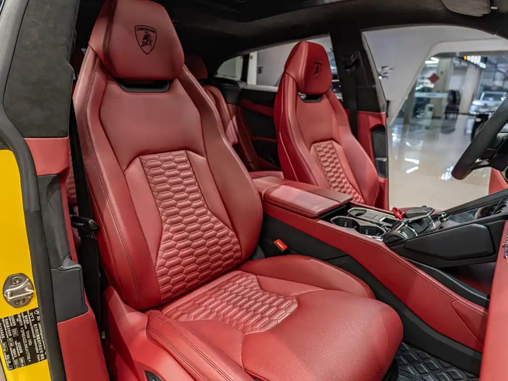 Urus 4.0 T V8