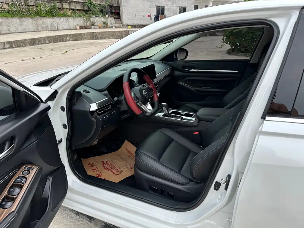 Teana 2.0 L XL-TLS Joy