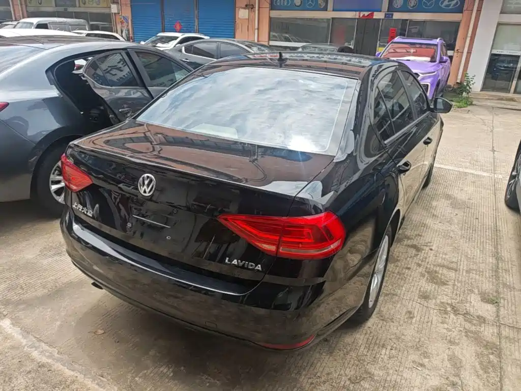 Lavida 1.6 L Auto Style
