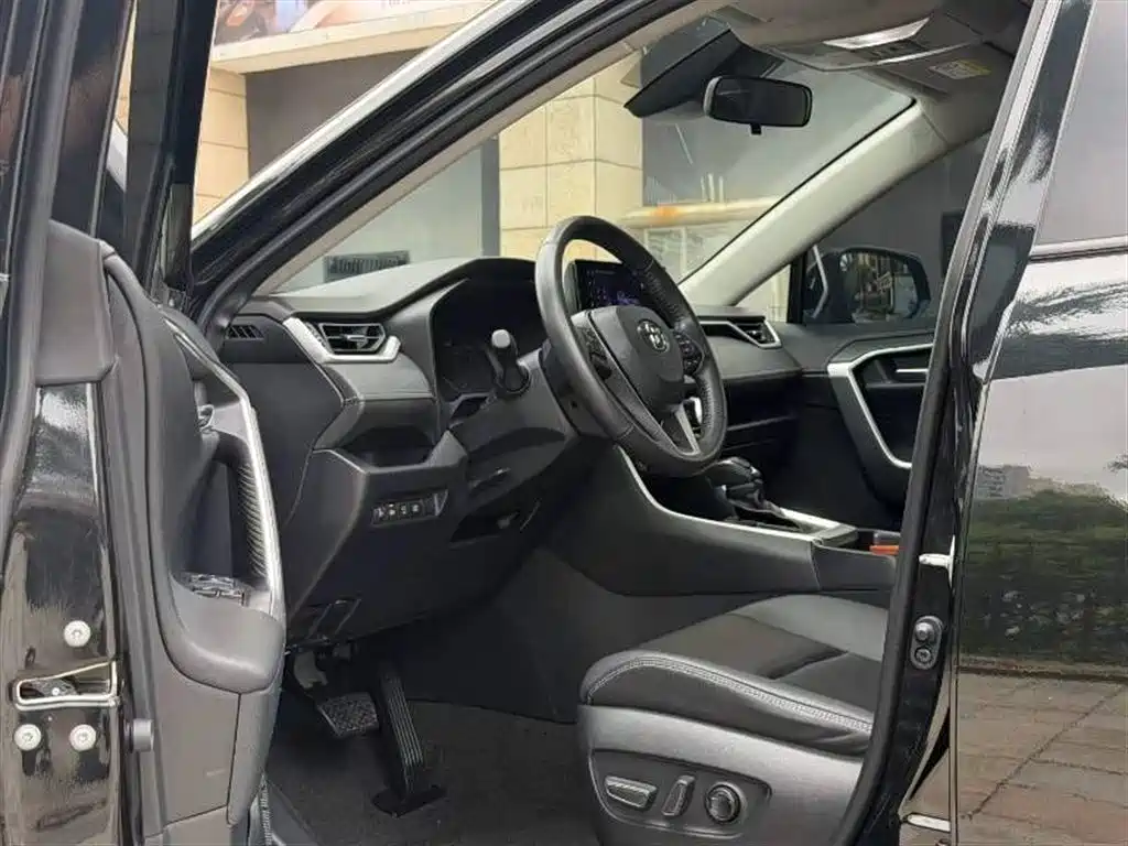 RAV4 2.0 L CVT 2 WD Style Plus