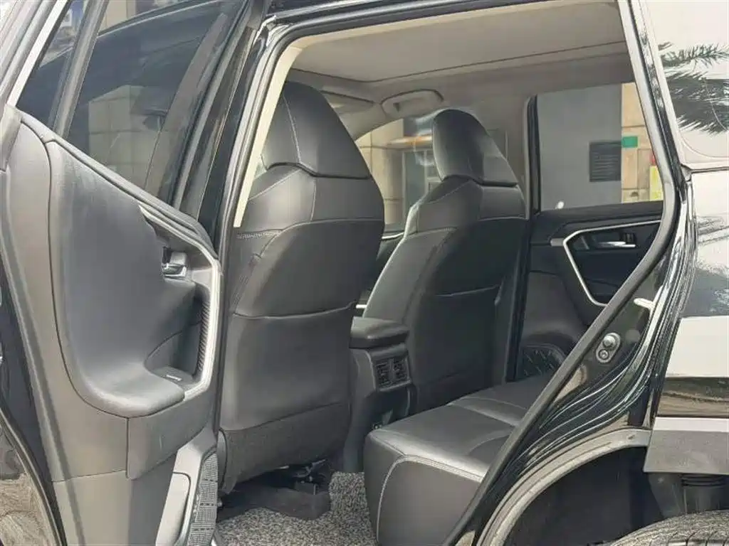 RAV4 2.0 L CVT 2 WD Style Plus