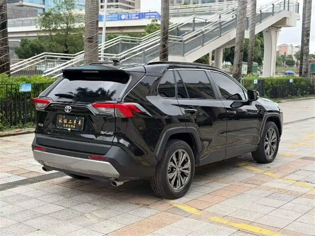 RAV4 2.0 L CVT 2 WD Style Plus