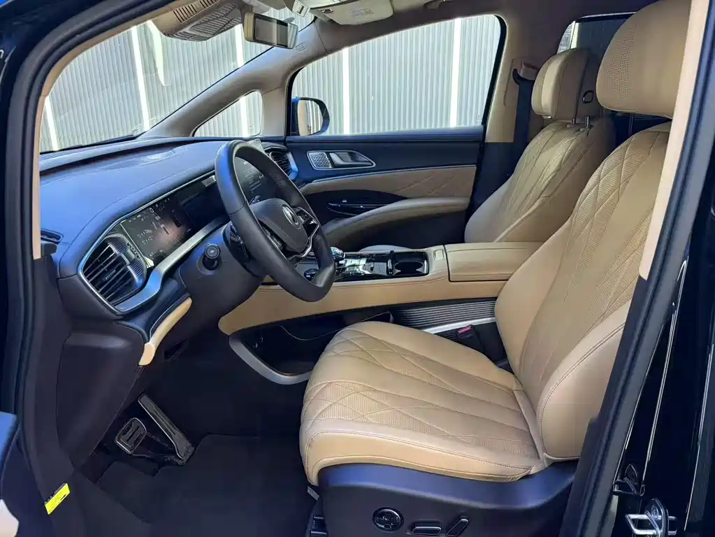Denza D9 DM-i Smart Drive 1020 4 WD Flagship
