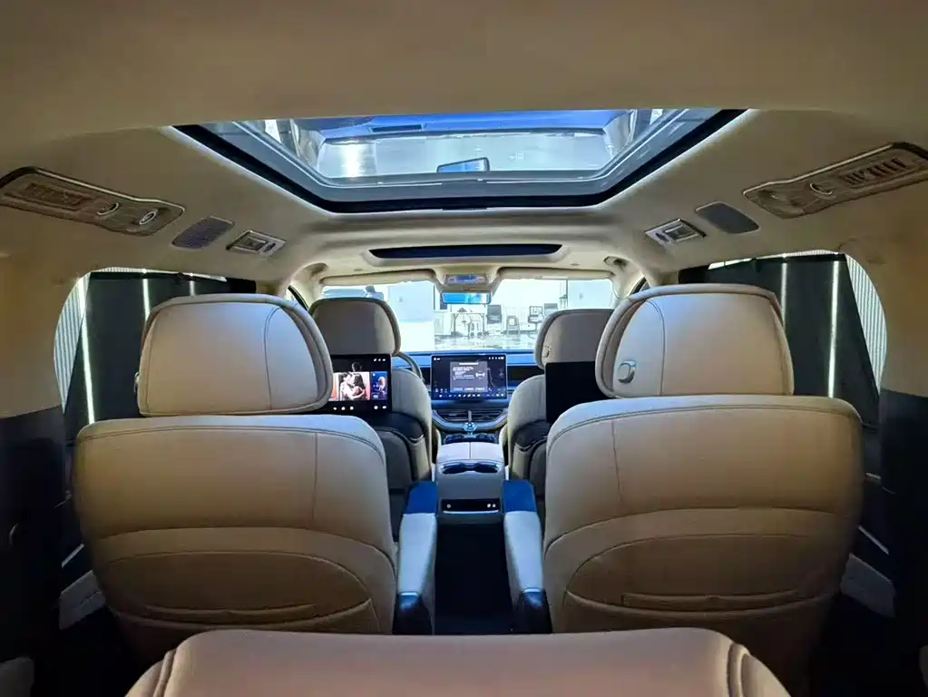 Denza D9 DM-i Smart Drive 1020 4 WD Flagship