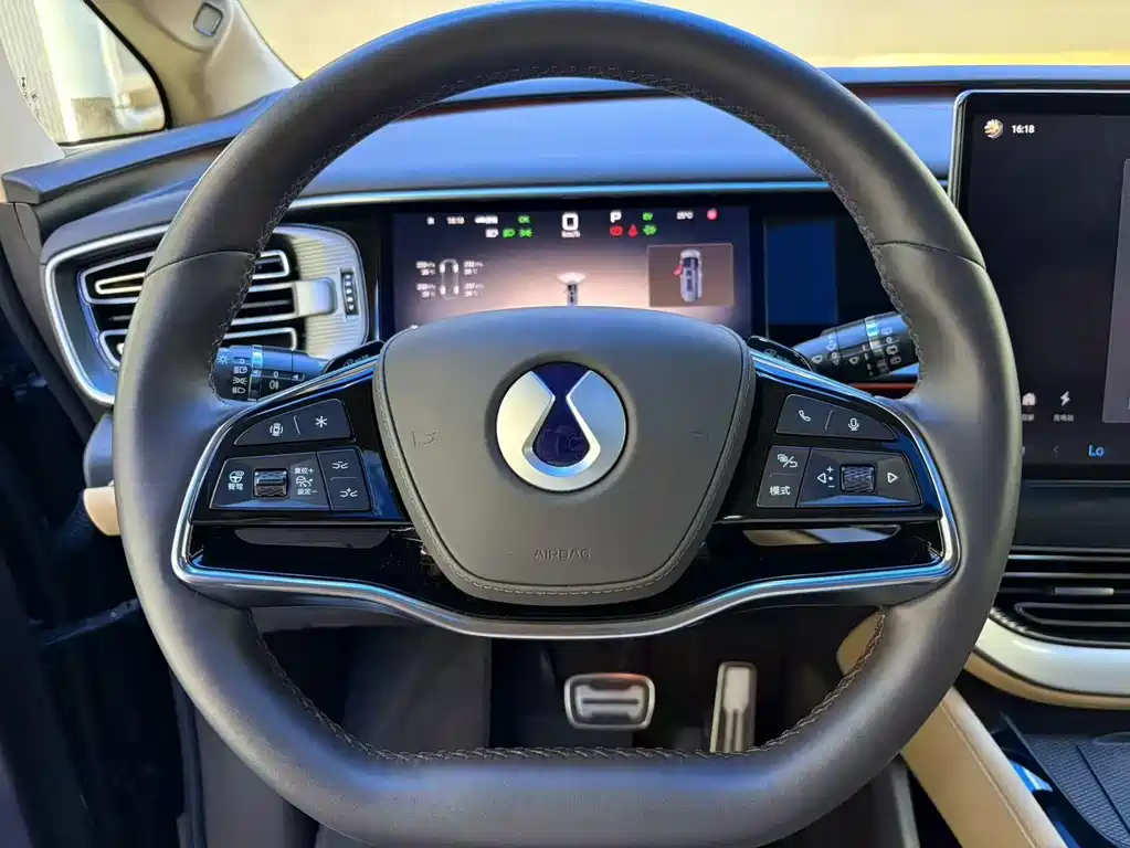 Denza D9 DM-i Smart Drive 1020 4 WD Flagship