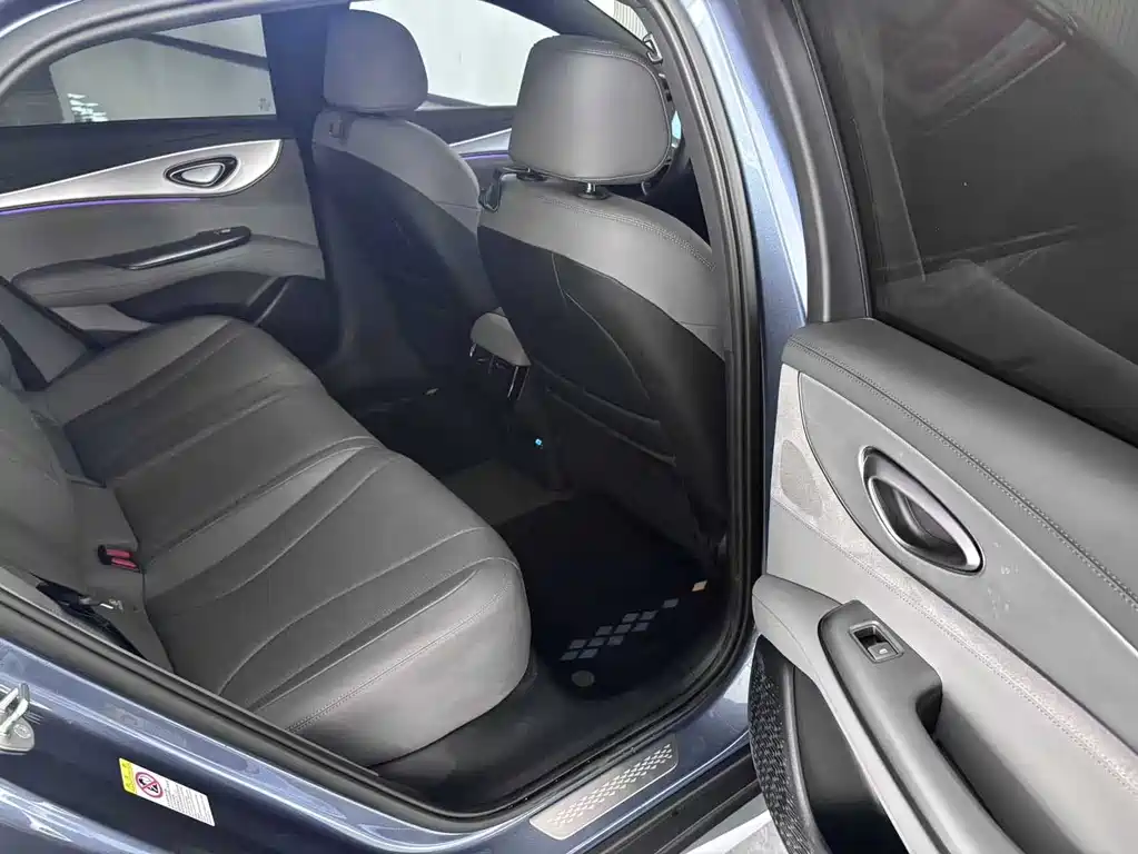 Seal 07 DM-i Smart Drive DM-i 1.5 L 125 km Luxury