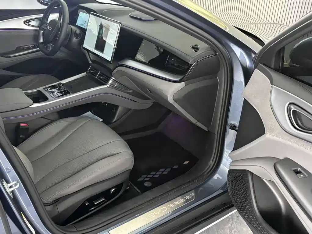 Seal 07 DM-i Smart Drive DM-i 1.5 L 125 km Luxury
