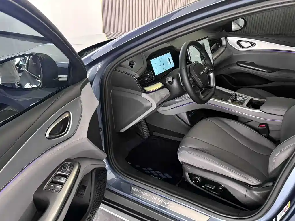 Seal 07 DM-i Smart Drive DM-i 1.5 L 125 km Luxury