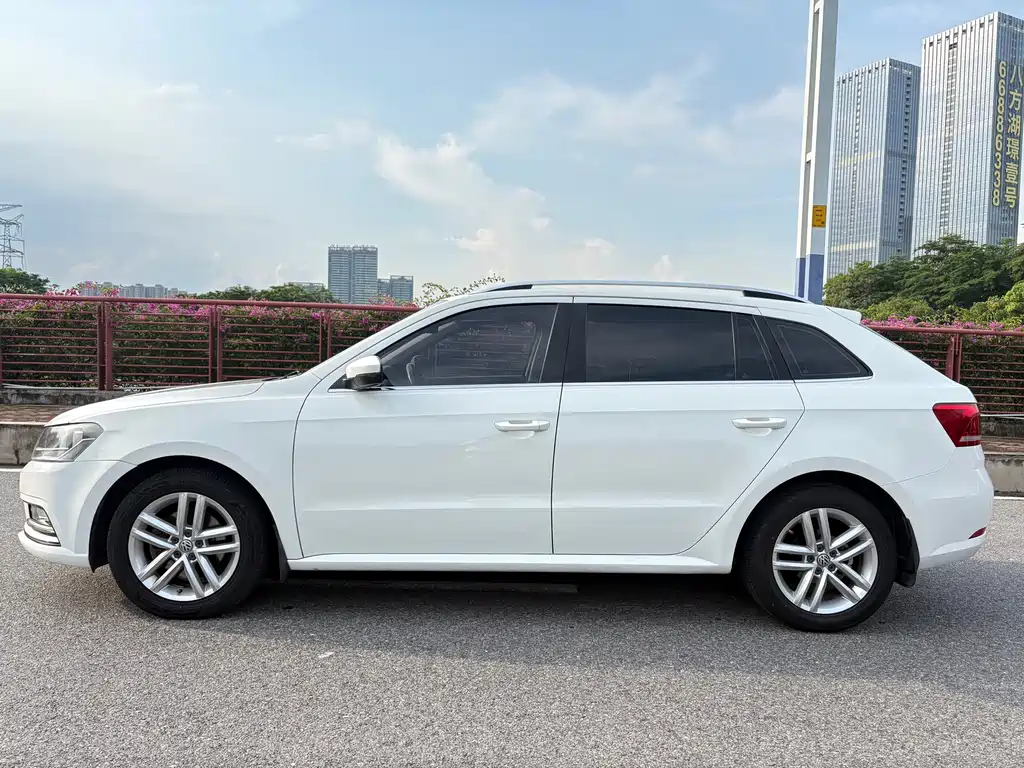 Gran Lavida 230 TSI DSG Comfort