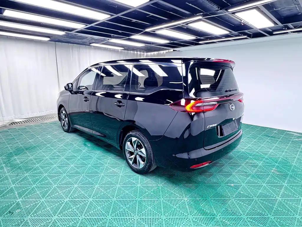 GAC Trumpchi M6 270 T DCT Luxury (7-seat)
