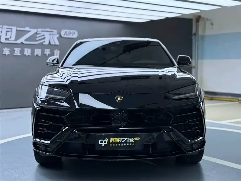 Lamborghini Urus 4.0 T V8