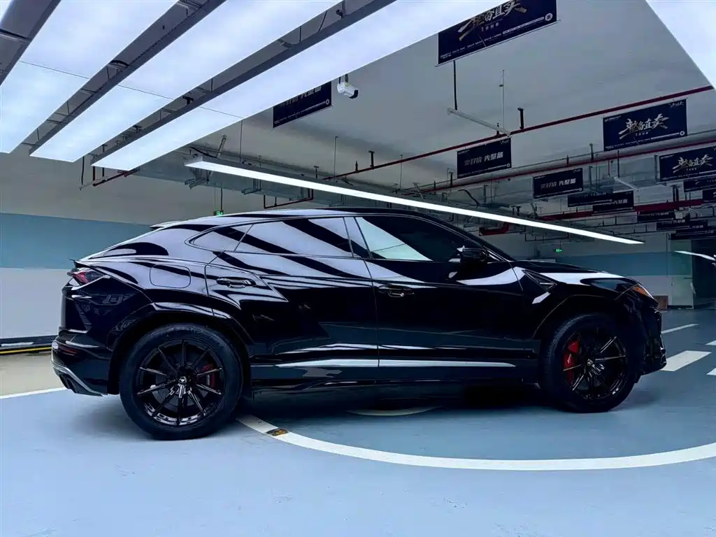 Urus 4.0 T V8