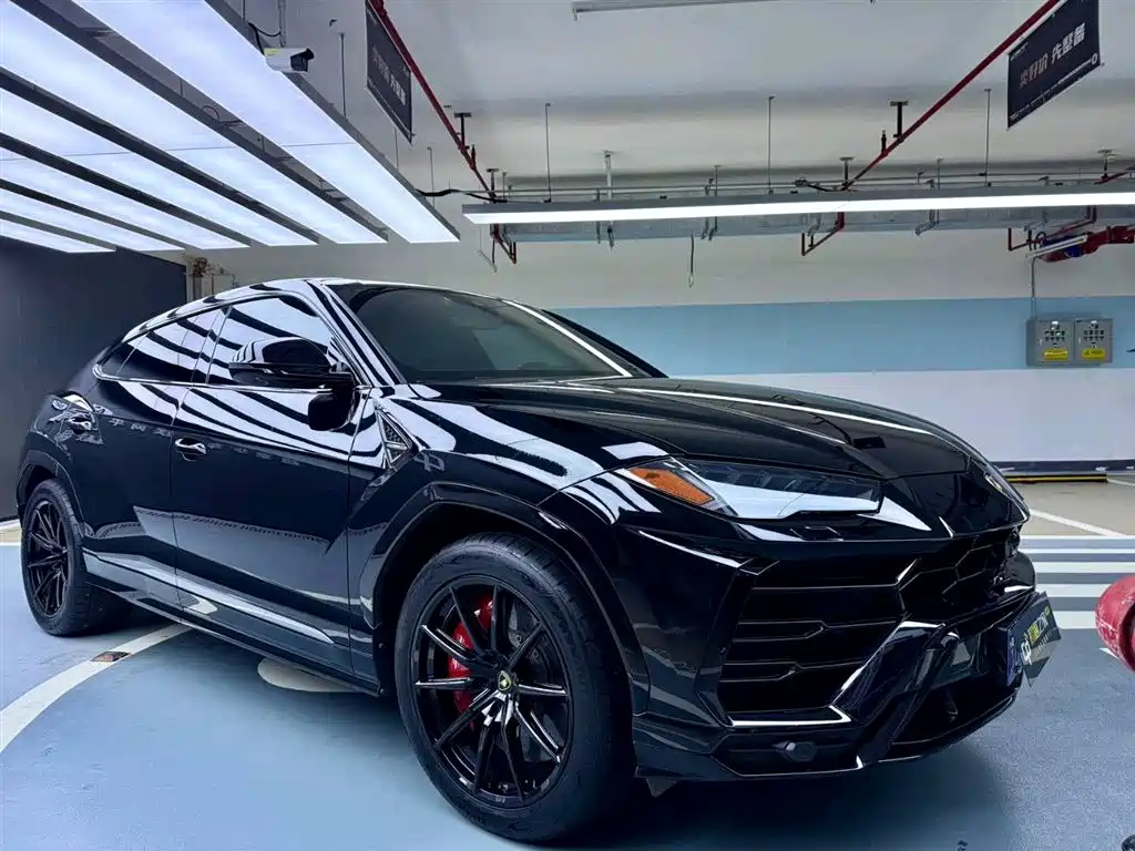 Urus 4.0 T V8