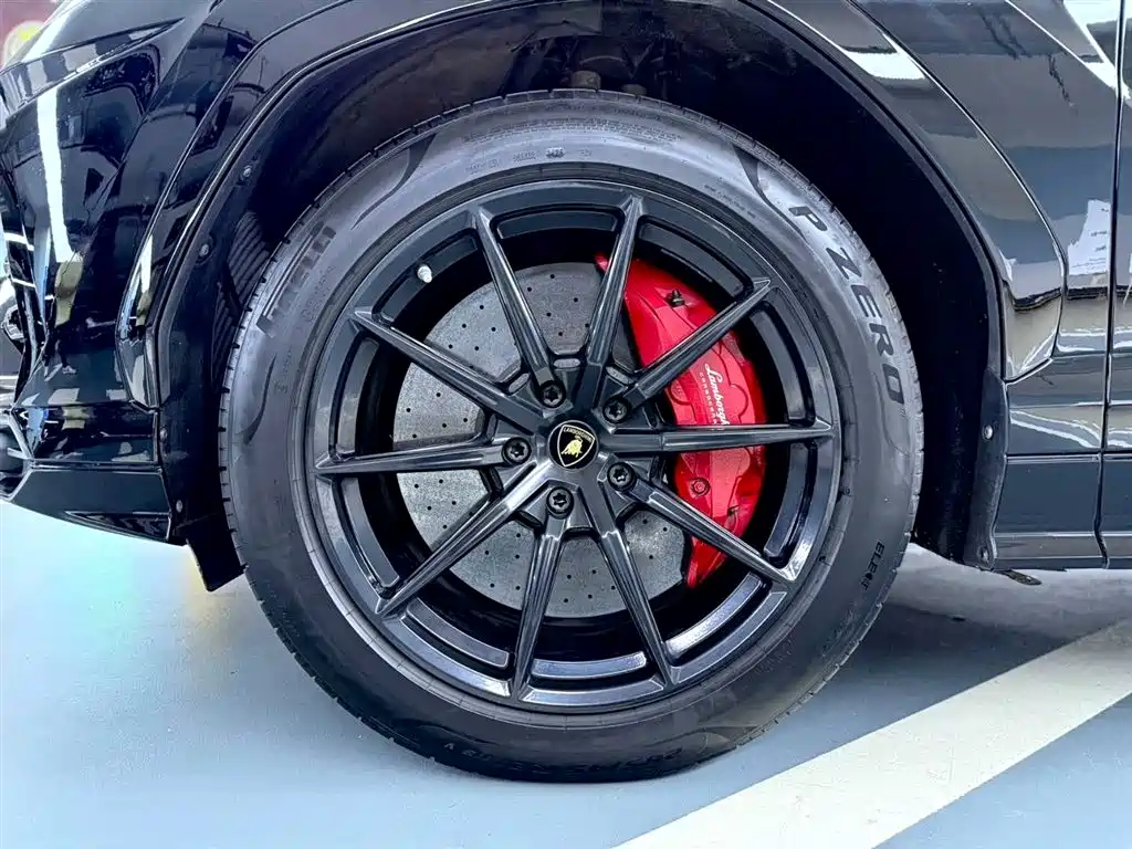Urus 4.0 T V8