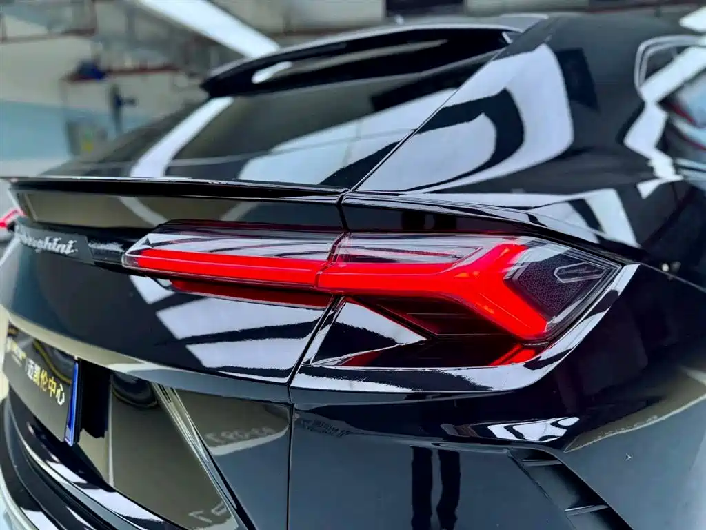 Urus 4.0 T V8