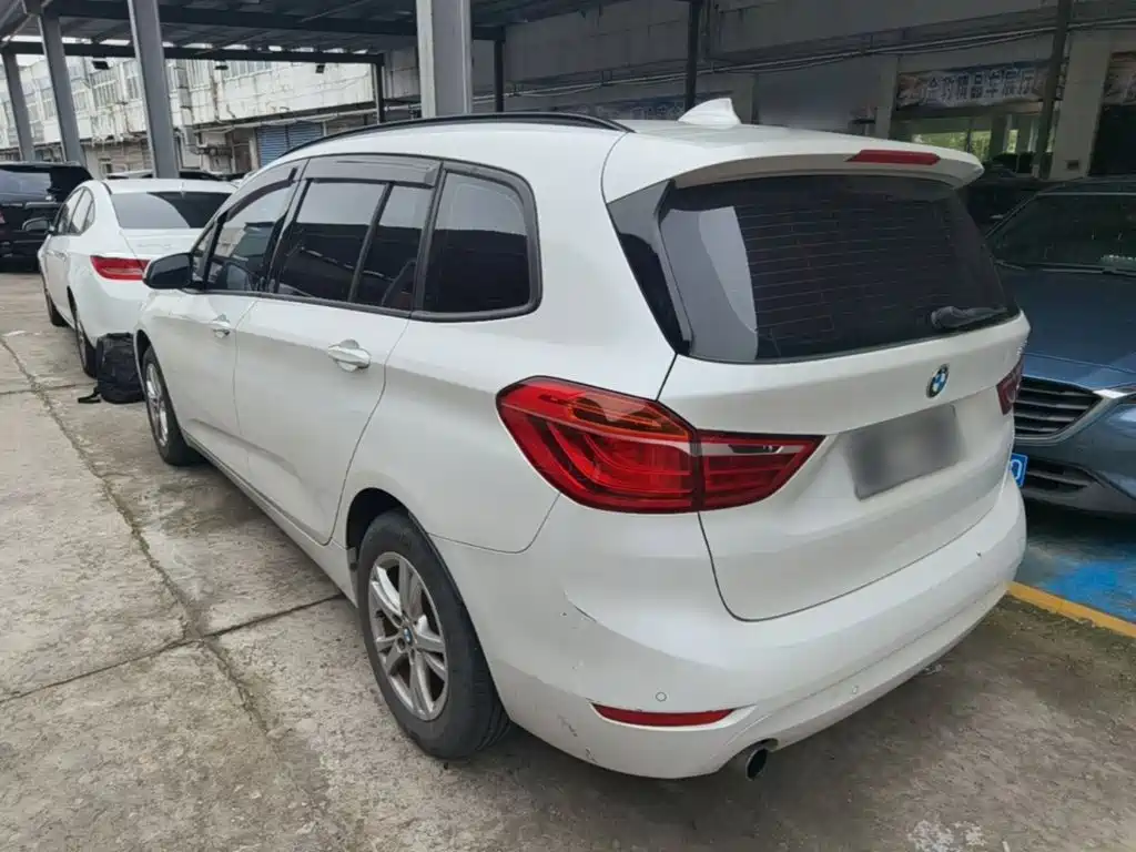 BMW 2 Series Tourer (Import) 218 i Leading