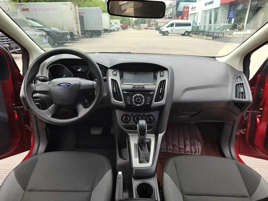 Focus Hatchback 1.6 L Auto Comfort