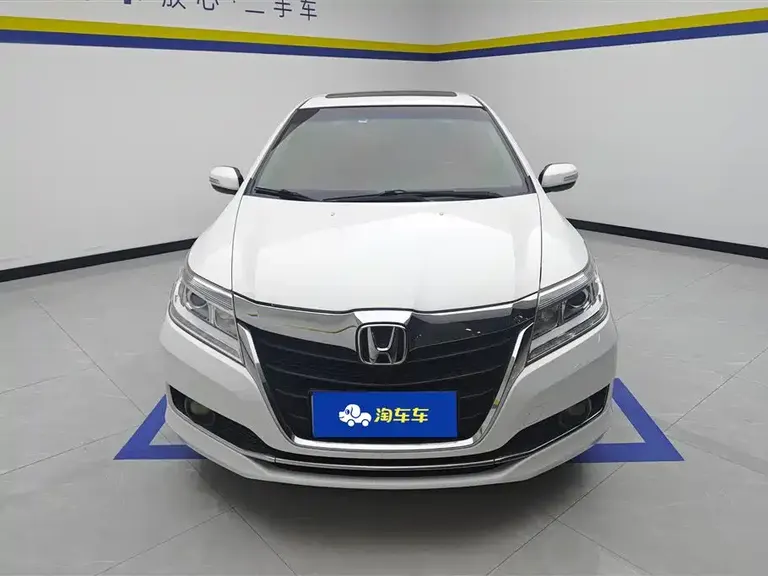 Honda Crider 1.8 L CVT Luxury