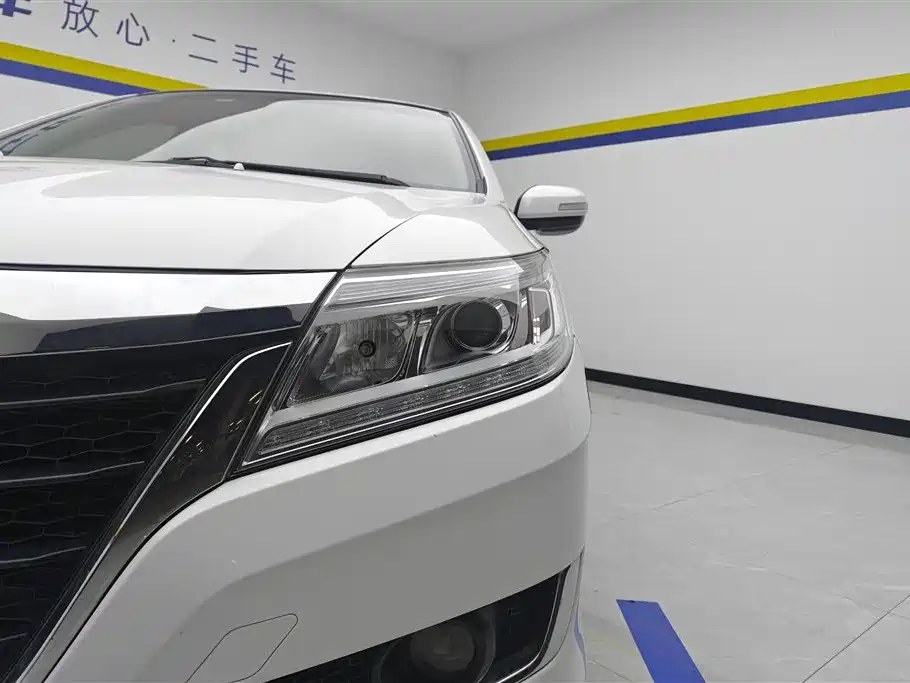 Crider 1.8 L CVT Luxury
