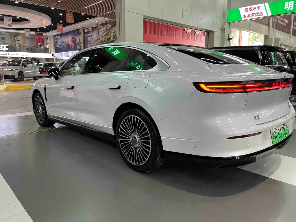 Voyah Zhuiguang L 4 WD Ultra