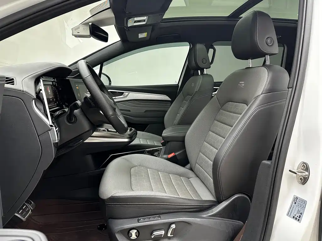 Talagon 380 TSI 4 WD R-Line Expand Realm