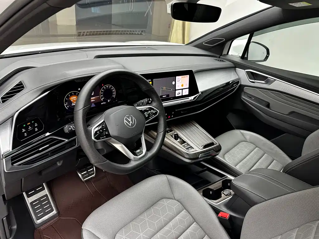 Talagon 380 TSI 4 WD R-Line Expand Realm
