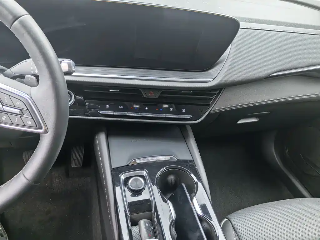 Envision Plus Envision Plus 28 T 2 WD Platinum