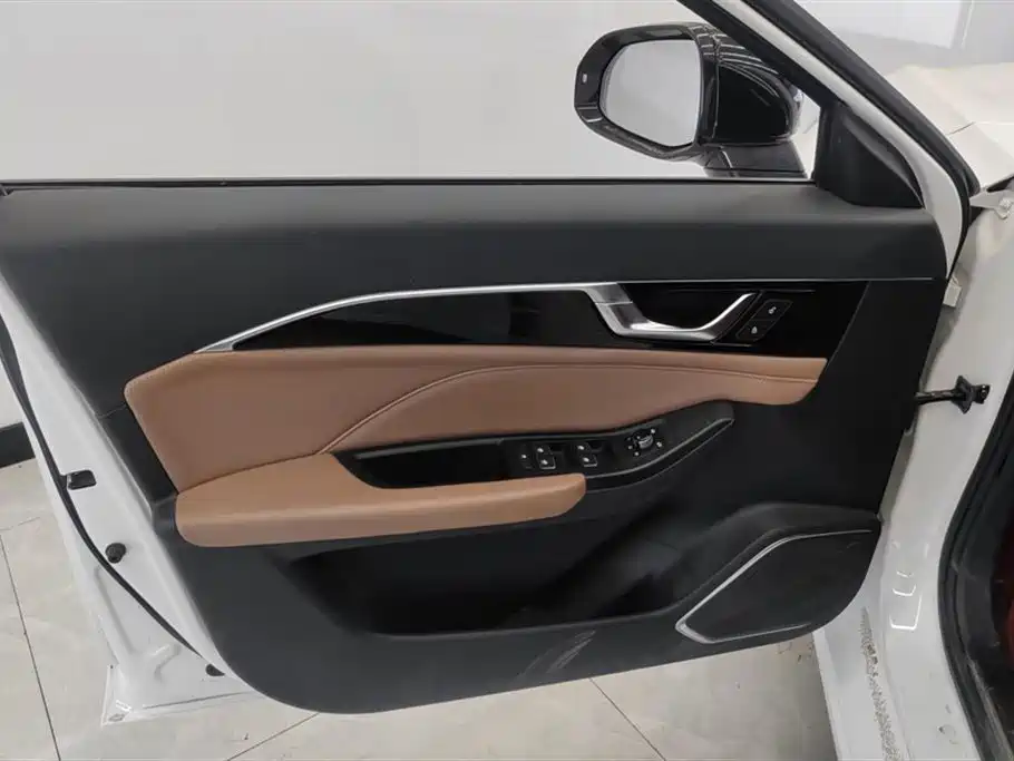 Besturn B70 Dragon 1.5 T Leading Innovation