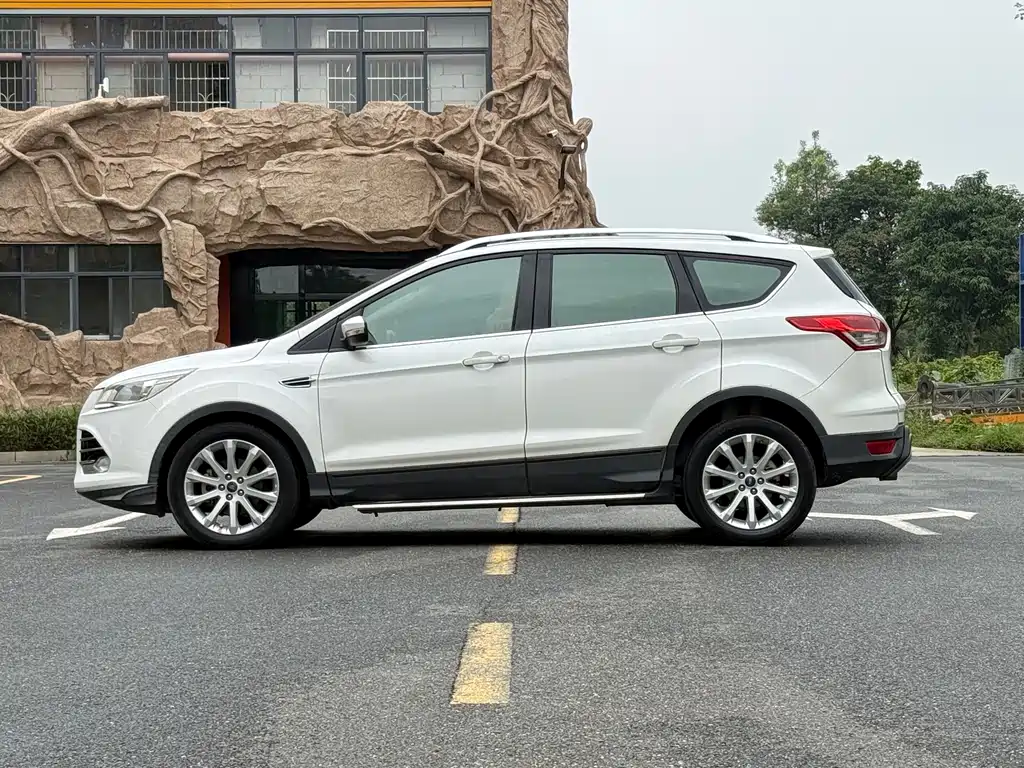 Kuga 1.5 L GTDi 2 WD Style