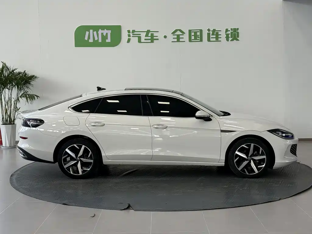 Lamando Lamando L 280 TSI DSG Spicy Cool