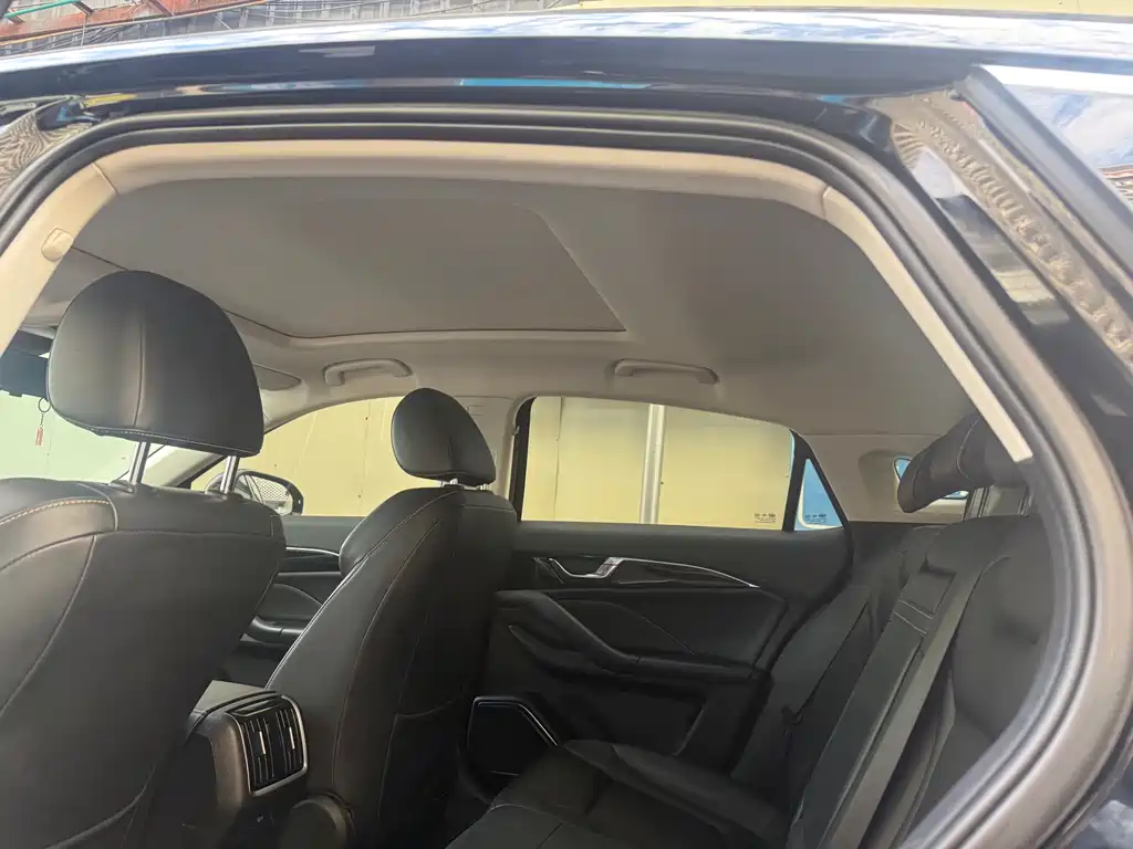 Besturn B70 3 rd Gen 1.5 T Auto Pleasure 70 Anniversary